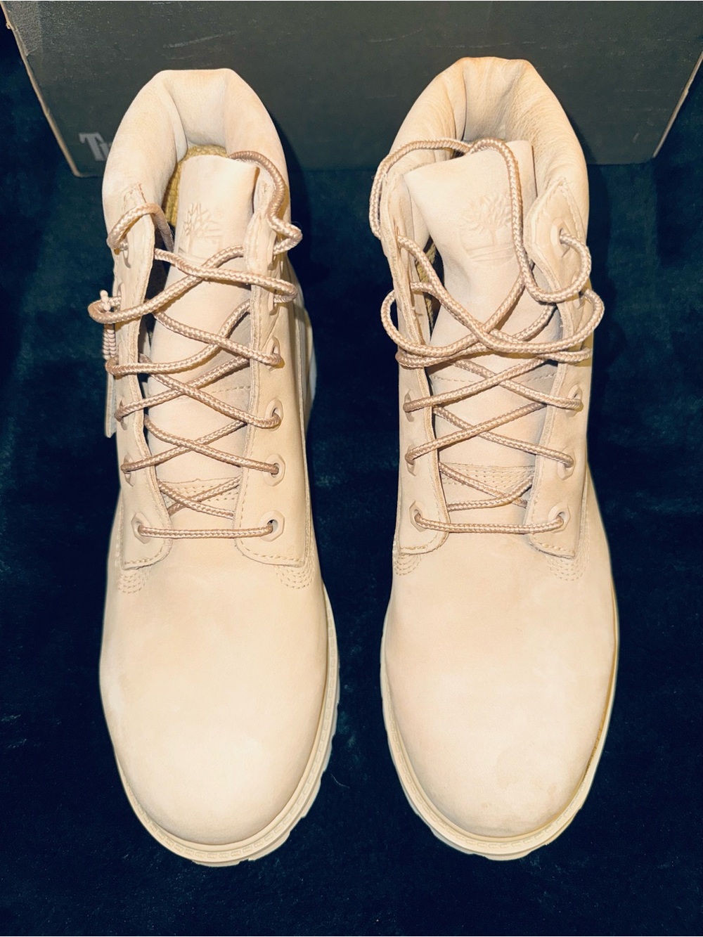 Timberland Junior’s 7Y Beige 6-inch Premium Leather Boots - Fits Women’s 8.5